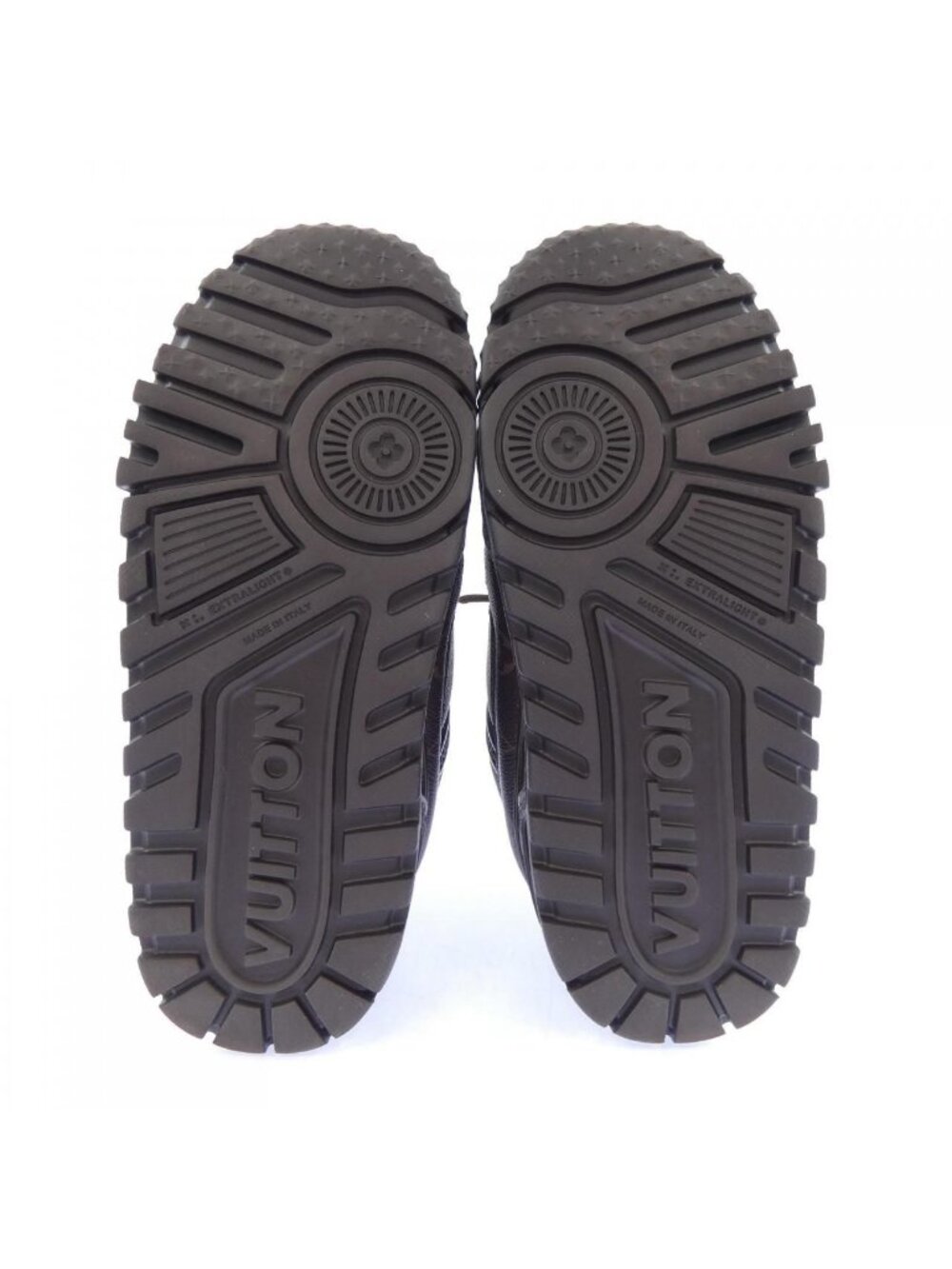 Louis Vuitton LV Trainer Maxi Sneakers - Picture 4 of 6